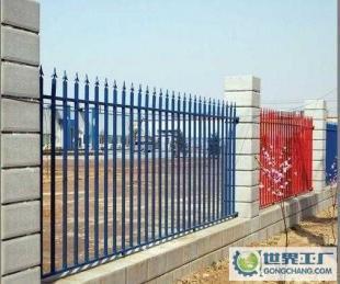 鐵藝圍欄與卷簾門窗 北京欣耀的匠心之作與建筑建材新風尚